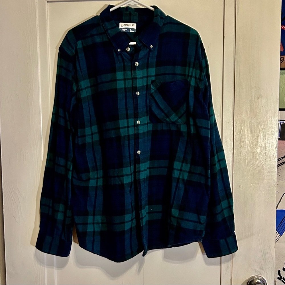 Magellan Scotch Plaid flannel Classic Fit button up Men’s Size Large